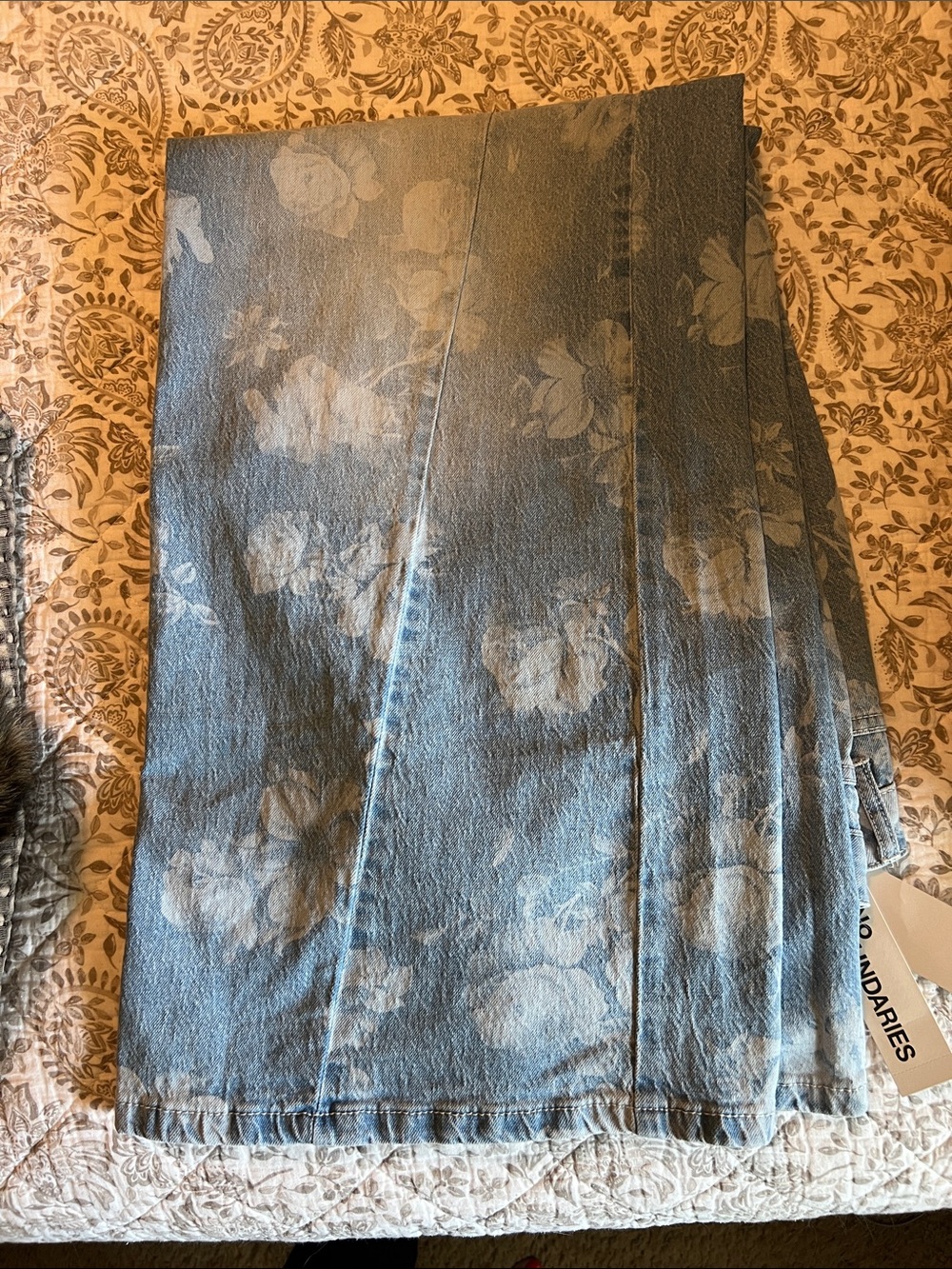 No Boundaries Women’s Light Blue Relaxed Baggy Jeans - Picture 3 of 3
